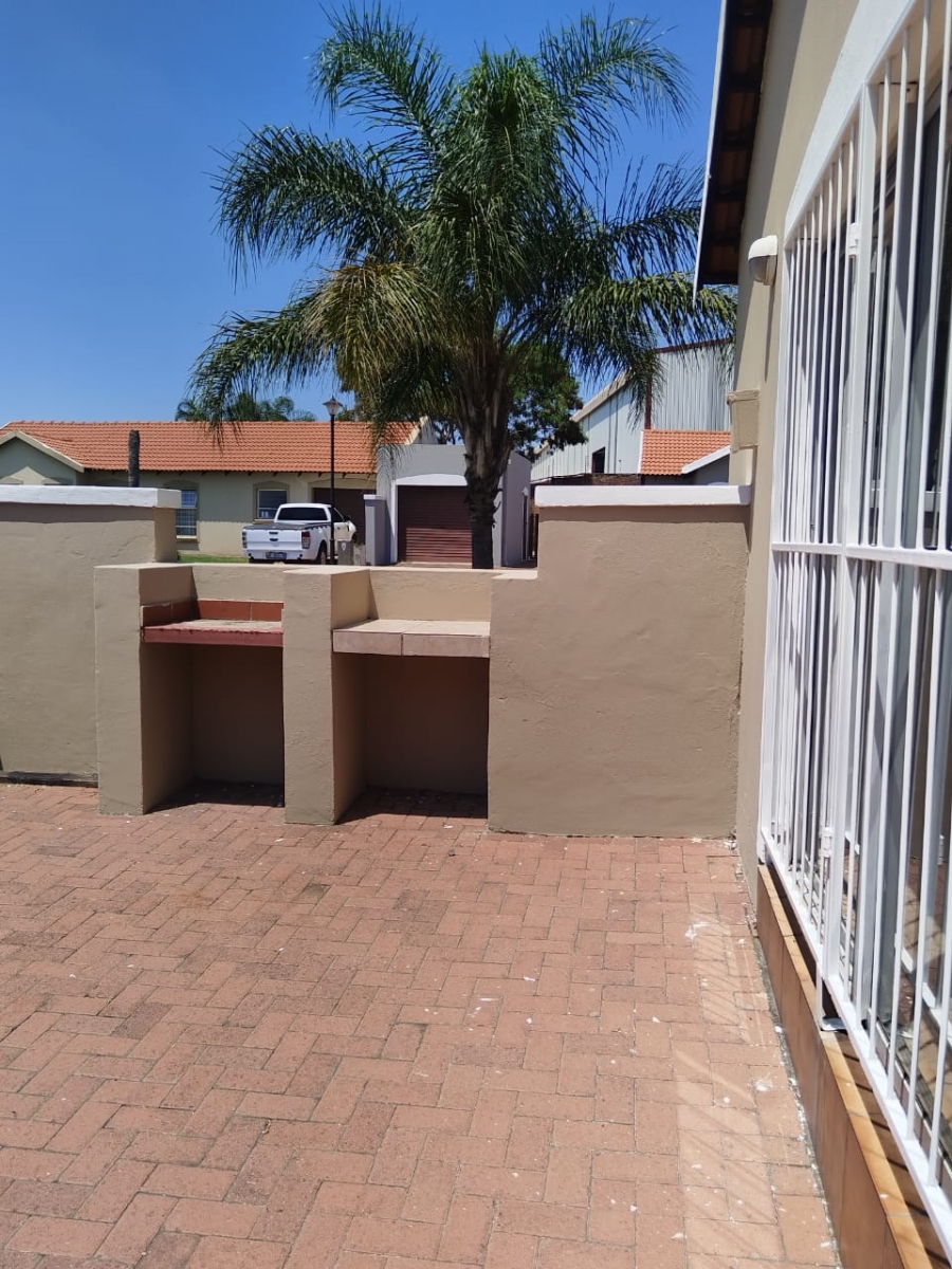 2 Bedroom Property for Sale in Brits North West